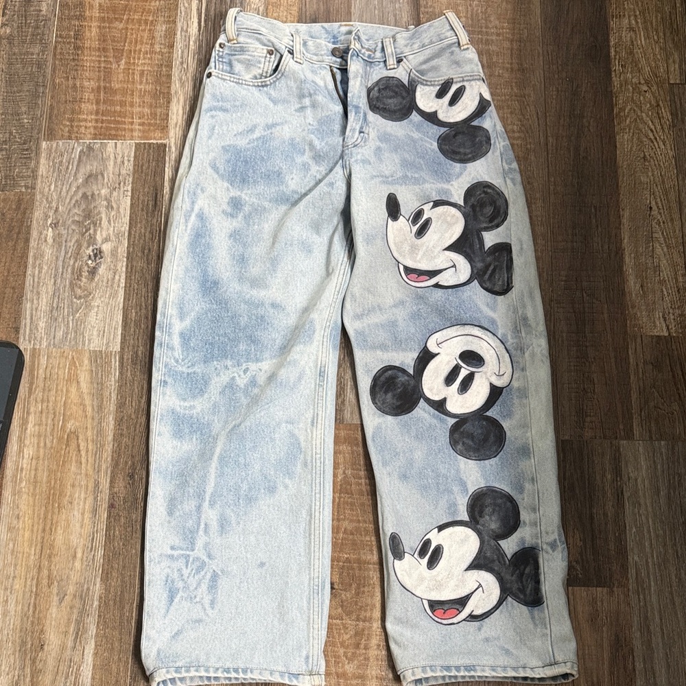 Levi Strauss Jeans Handpainted Mickey Mouse waist: 26 inseam: 26 ONE OF A KIND!